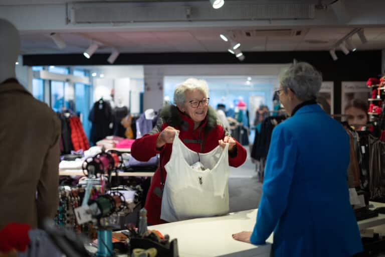 Dametøj i Helsinge hos Ilse Lykke handler om mere end bare tøj. Her er kundeoplevelsen og nærvær i højsædet.